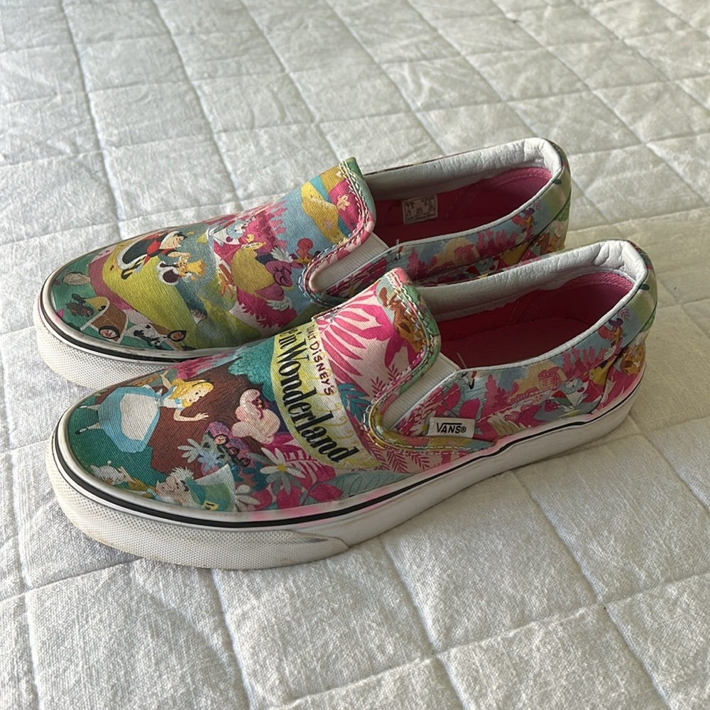 Alice in Wonderland Vans